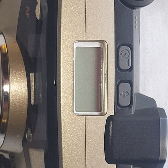 Pentax Espio 105 G Gold Point & Shoot 35mm Film Camera - Picture 10 of 12